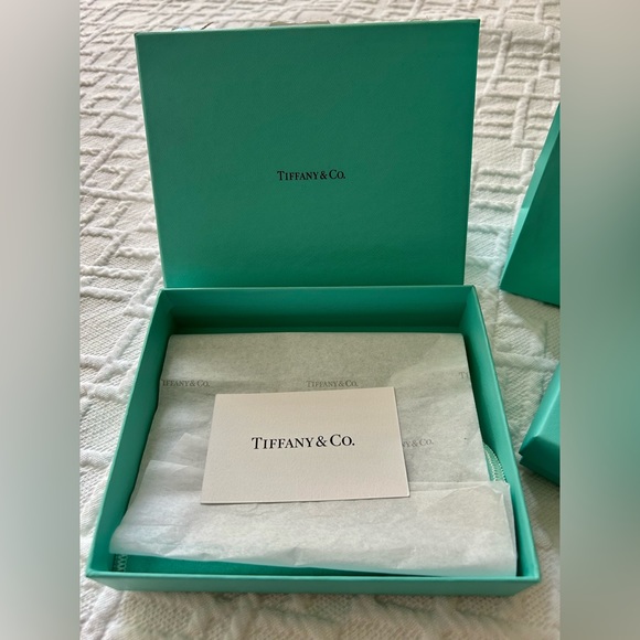 TIFFANY & CO BOXES & GIFT BAG - Picture 5 of 12